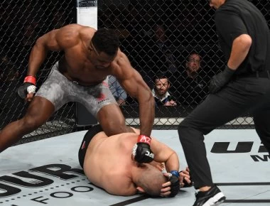 Αθλητής-τέρας στο UFC : Τον «ξάπλωσε» σε ένα λεπτό (βίντεο)